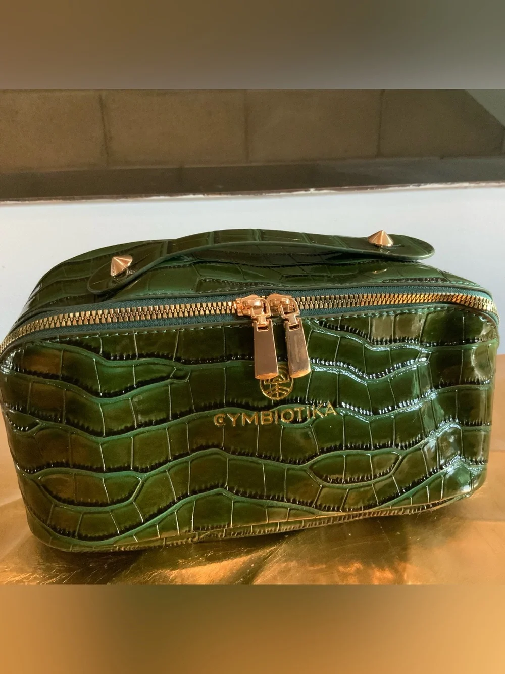 Green Croc-Embossed Makeup Bag